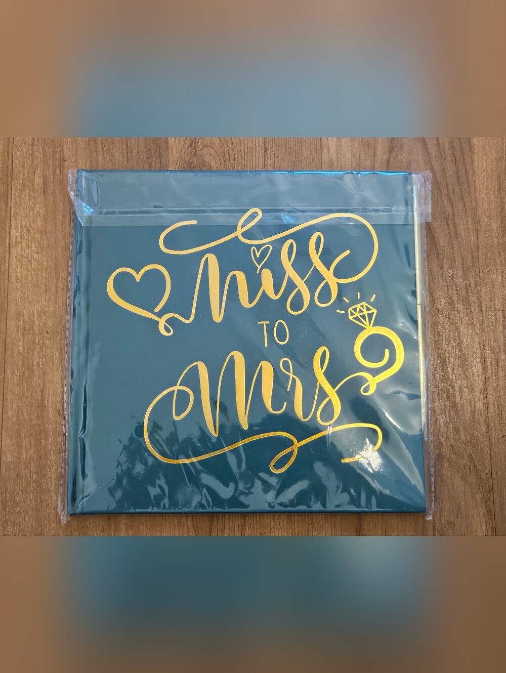 Nwt Miss to Mrs green With Gold Script Bridal Guest/advice Book